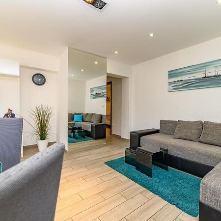 קרק Apartments Maksim And Timon מראה חיצוני תמונה