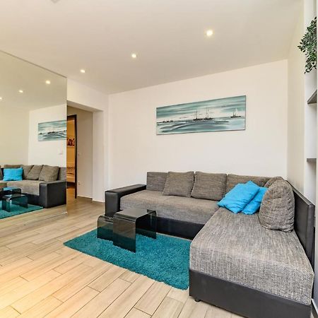 קרק Apartments Maksim And Timon מראה חיצוני תמונה