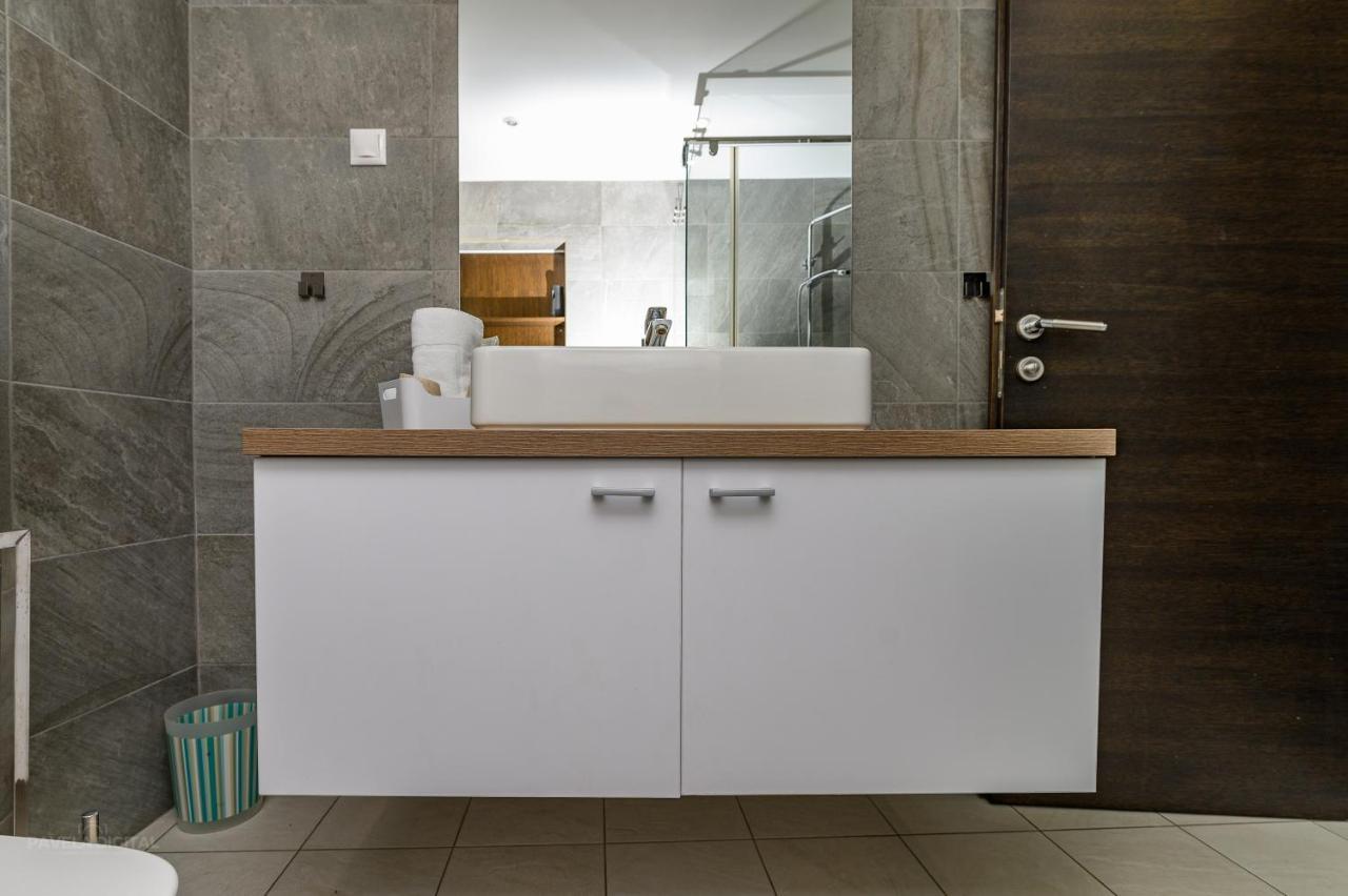 קרק Apartments Maksim And Timon מראה חיצוני תמונה
