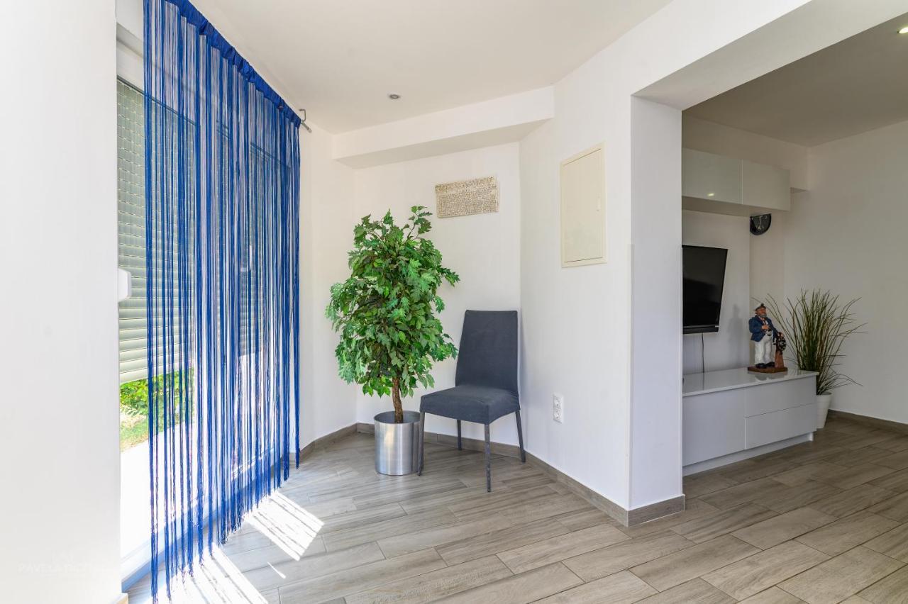 קרק Apartments Maksim And Timon מראה חיצוני תמונה