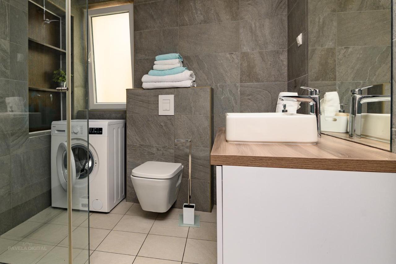 קרק Apartments Maksim And Timon מראה חיצוני תמונה