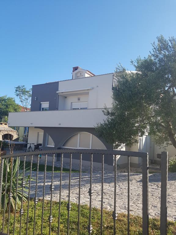 קרק Apartments Maksim And Timon מראה חיצוני תמונה